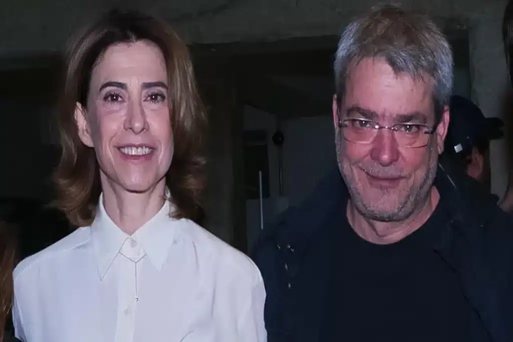 Fernanda Torres e o marido Andrucha Waddington em evento.