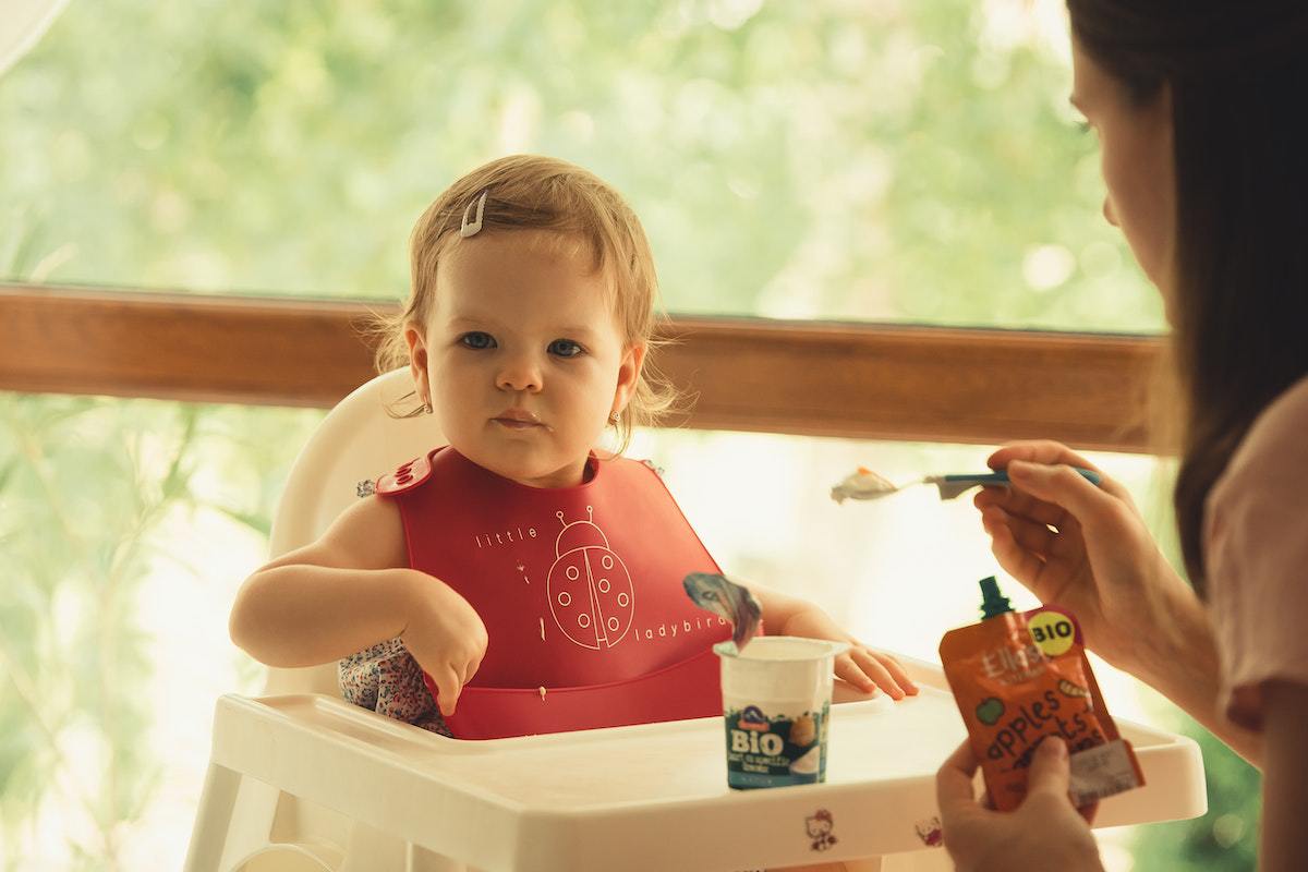 Intolerância alimentar em bebê: quais são os sintomas e como identificar?