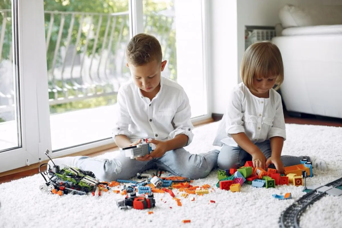 O impacto das brincadeiras com LEGO no desenvolvimento cognitivo