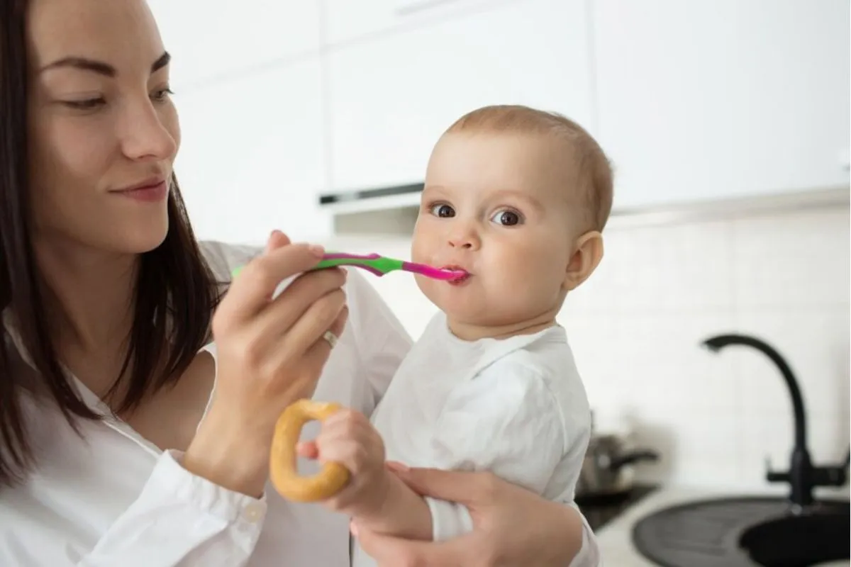 Como escolher papinha para bebê? Dicas práticas para pais