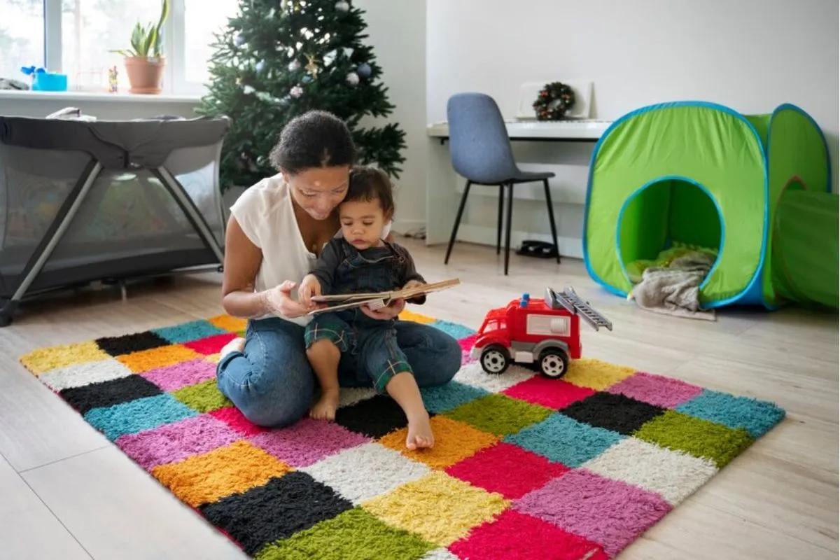 O que é e para que serve um tapete de atividades para bebê?